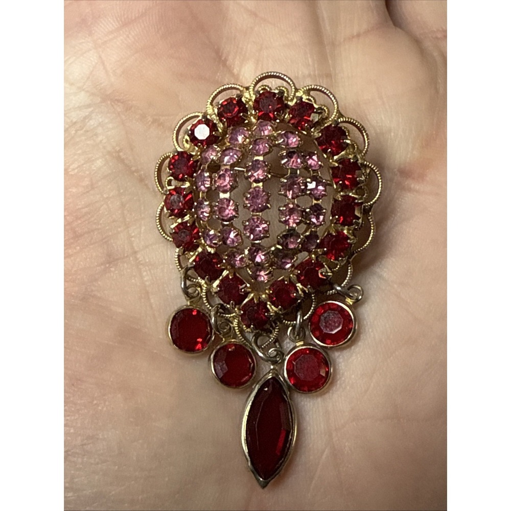Vintage Gold Tone Red And Pink Dangling Lace Border Brooch‎